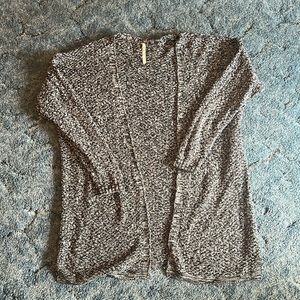 XXL Black and white knitted cardigan